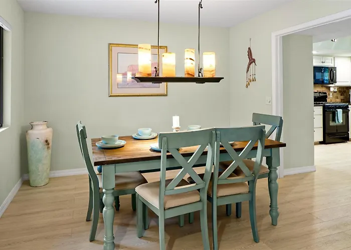Holiday home Spacious W 4 Bedroom Contemporary House! Sedona