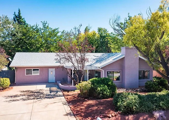 Spacious W 4 Bedroom Contemporary House! *