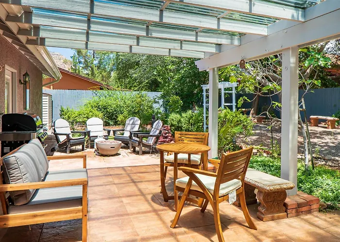 Spacious W 4 Bedroom Contemporary House! Sedona