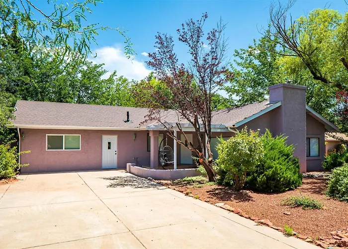 Spacious W 4 Bedroom Contemporary House! * Sedona